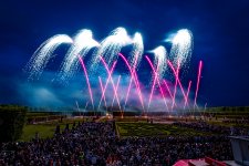 Dynamische Pyro-Show im barocken Garten: 32. Internationaler Feuerwerkswettbewerb in den Herrenhäuser Gärten Hannover.