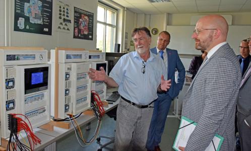 Handwerk 4.0: Staatssekretär Thomas Kralinski würdigt Fortschritte des Handwerks auf dem Weg in die Digitalisierung - Handwerkskammer und Partner unterstützen Unternehmer / Bildnachweis: HWK Potsdam/Weitermann
