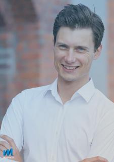 Bastian Kneissl, Gründer