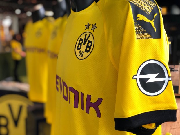 BVB-Home-Shirt-Opel-Logo-506795.jpeg