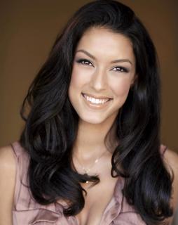 Rebecca Mir / (c) Nadine Dilly Photography