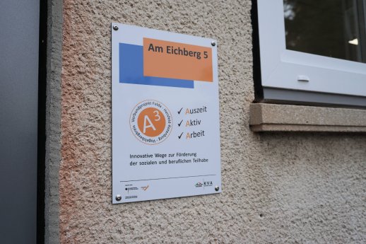 Schild_Haupteingang.JPG