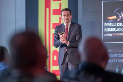 Die Teilnehmer der Pirelli Key Point Jahrestagung 2018 wurden von Andreas Penkert (r.), Geschäftsführer Vertrieb und Marketing Pirelli Deutschland, über die Retail-Strategie des Herstellers informiert