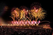 Schweizer Präzision beim Internationaler Feuerwerkswettbewerb in Hannover: Das Team Sugyp SA startet mit fulminanter Show in den Herrenhäuser Gärten