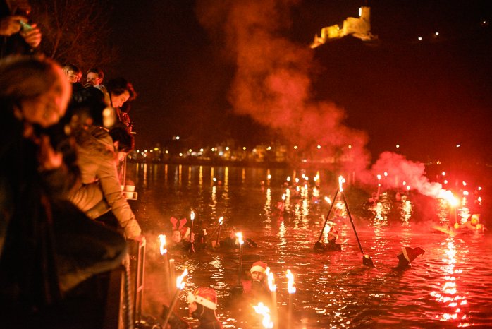Veranstaltung_Weihnachtsmarkt_Fackelschwimmen_2012_Mosel_Person_Bernkastel (2).jpg