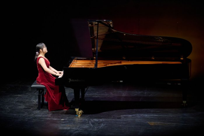 Foto Yunning Zhou.png