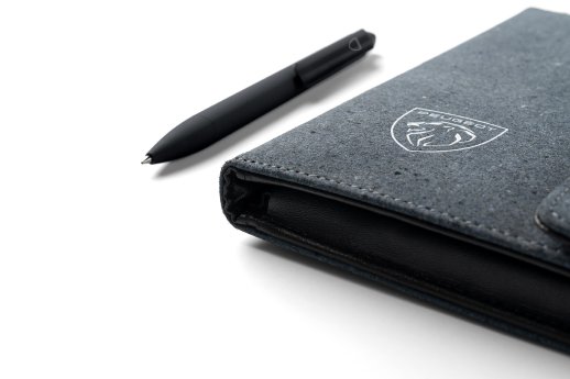 6_PEUGEOT_LifestyleNBI_Pen_NotebookLeather_bd.jpg