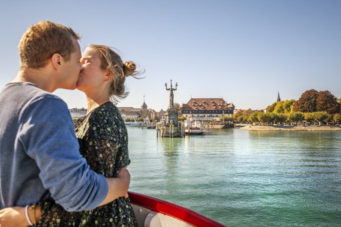 Konstanz-Bodensee-Hafen-BSB-Schiff-Stadtgarten-Imperia-Konzil-Paar-01_Copyright_MTK-Dagmar-.jpg