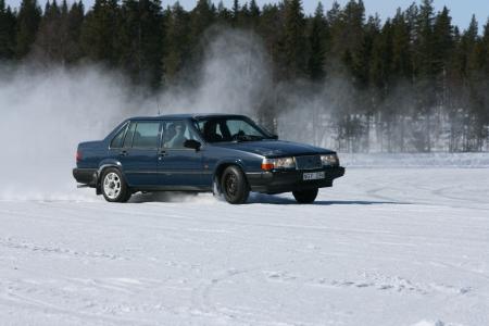 Fahrtraining auf dem Eis © Icedriving Sweden
