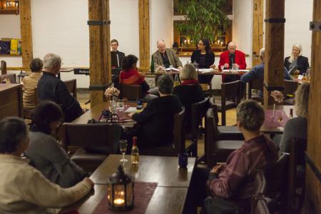Unter der Überschrift „Jubiläum“ lesen Silvia Giese und Christiane Schlott Texte von Klaus Mann