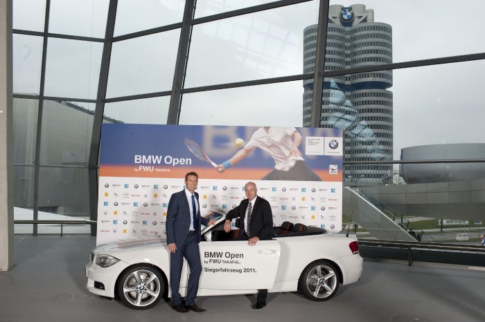 Pressekonferenz BMW Open by FWU Takaful. BMW Welt München3.jpg