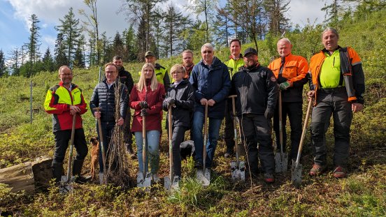 Gruppenfoto Pflanztermin.jpg