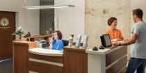 Medizinisches Fachpersonal im Kryolipolyse Zentrum