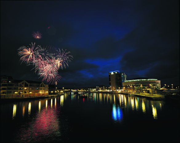 16926_Belfast_fireworks.jpg