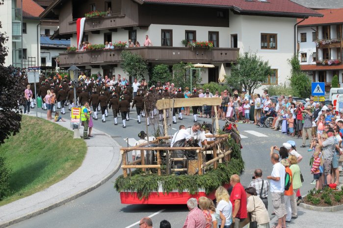 Talfest Oberau Wildschönau Umzug 11. Aug. 13 (48).JPG