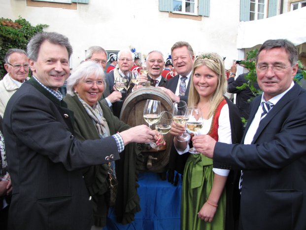 310, weinfest blutenburg.JPG