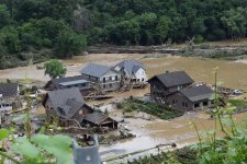 Die Flut im Juli 2021 hat im Ahrtal riesige Schäden hinterlassen, die noch lange nicht behoben sind. Zur handwerklichen Unterstützung für die Menschen vor Ort will eine Matching-Plattform beitragen, auf der sich Handwerksbetriebe aus ganz Deutschland eintragen und ihre Hilfe anbieten können