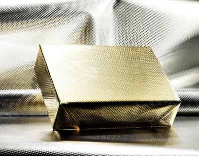 Sicher dekorieren mit schwer entflammbaren Objekten