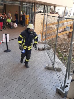 Feuerwehr beim Treppenlauf.jpg