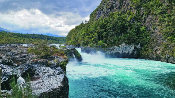 Bild 2_SAM_CHI_20240801_KHM_199┬®Karawane_Milter-S.112-113.jpg