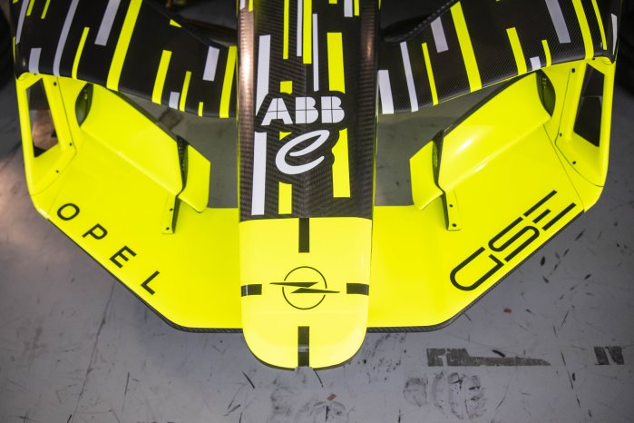 AufWelttourneeFormelEundOpelGSEFormulaETeammitStationeninerfolgreichenOpel-Mrkten (9).jpg