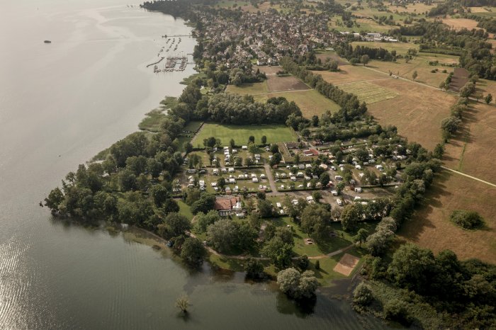 Konstanz-Dingelsdorf-Klausenhorn-Campingplatz-Strandbad-Bodensee-Luftbild-07_Copyright_MTK-.jpg