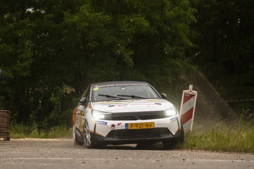 OpelMokkaGSERallyEinneuerStarimelektrischenRallyesport (12).JPG