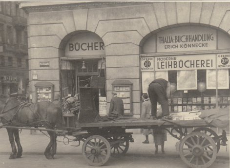 Abb_1 Thalia Buchhandlung im Thalia-Theater 1919-1939.jpg