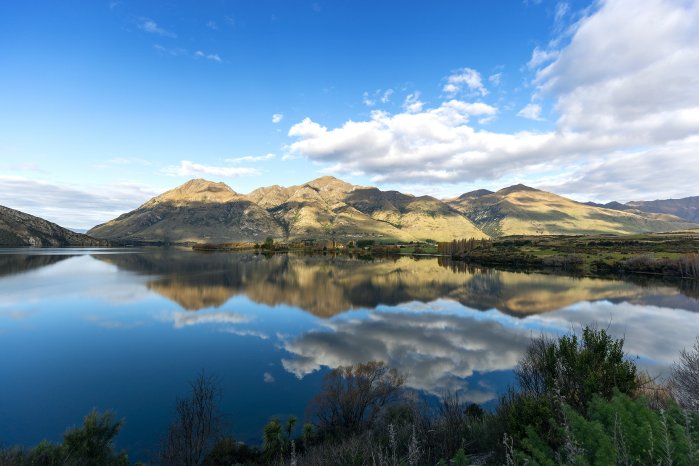 235562-lake-wanaka-otago-credit_Miles_Holden_web.jpg