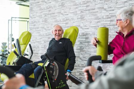 Spaß beim Training: HUR Trainingsgeräte sind Senioren ein sicherer Trainingspartner
