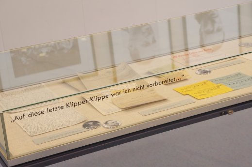 3 Ausstellung Vernetzte Korrespondenzen.jpg