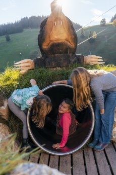 Jahresthema Erdreich 2025 Simonalm Rutschen Barfussweg @Nick Berger Hochaufgelöst-110.jpg