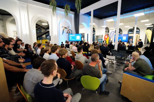 Bild_1_War_gut_besucht_Der_erste_Finance_Day_der_HSW.jpg