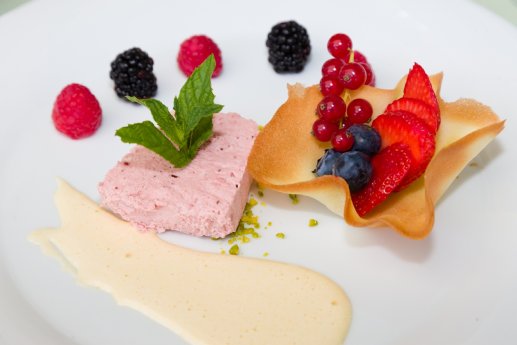 isny-isnyer-gourmetwanderung-dessert-im-berghotel-jaegerhof-foto-www.pho....jpg