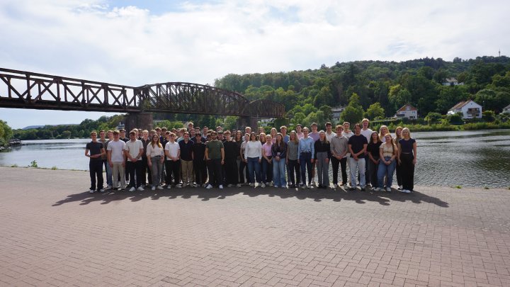 Erstsemester starten in ihr duales Studium an  der Hochschule Weserbergland