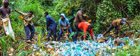 Social-Cleanup-am-Ruaka-River-in-Kenia-02-800x324px.jpg