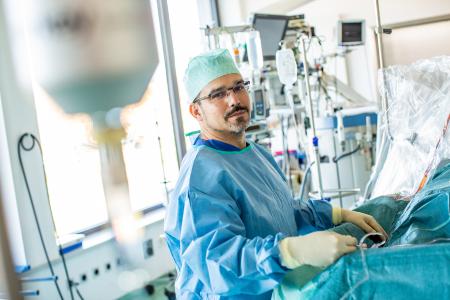 Der Arzt und Wissenschaftler Prof. Willibald Hochholzer erforscht am Standort Bad Krozingen des