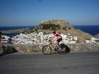 Radfahrer bei Lindos, Rhodos