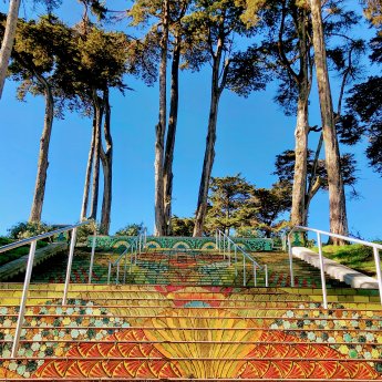 LincolnPark_Steps_PhotoCredit_AlexandraKenin_UrbanHikerSF.jpg