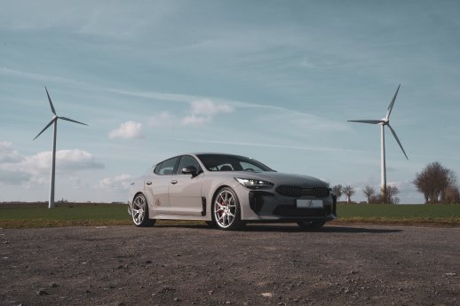 Kia Stinger Barracuda Inferno Silber 15.jpg