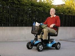 Mini-Scooter Listo von Bechle komplett und zerlegt in seine vier Komponenten