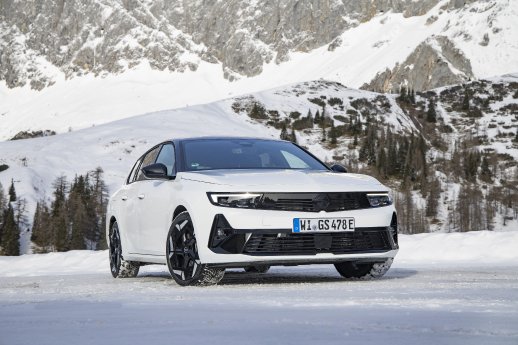 FahrspaimSchneeMitdenOpelGSe-ModellenindenWinterurlaub (7).jpg