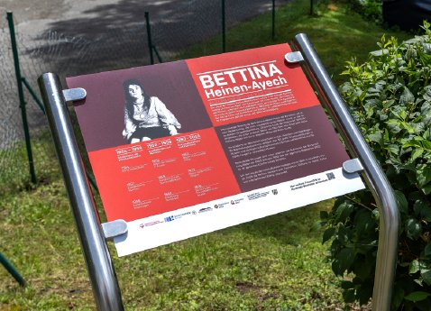 Hinweistafel_Bettina_Heinen-Ayech.png
