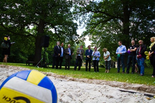 Einweihung_Beach-Volleyballplatz_Reinigung_Foerderkreis_Standort Wernigerode_Hochschule Har.jpg