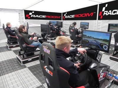 RaceRoom_Roadshow_Players1_t.jpg