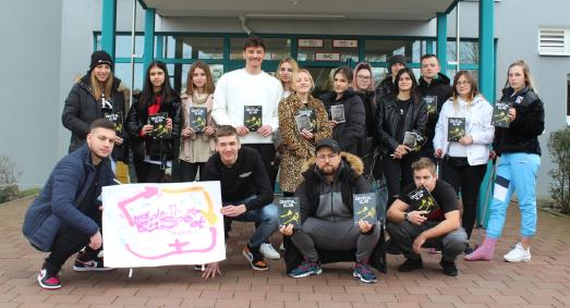 Schonungslos, direkt, authentisch - Dominik Forsters Weg aus der Crystal-Sucht als Comic für Jugendliche