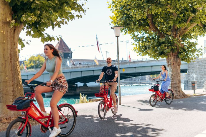 Konstanz-Konrad-Leihfahrrad-Radfahren-Seestrasse-Rheinbruecke-Gruppe-01_Copyright_MTK-Leo-L.jpg