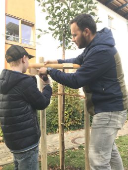 Apfelbaumspende_Landenberger-Schule_Foto-Marco von Holwede (2)_komprimiert.JPG