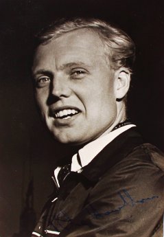 Mike Hawthorn Postkarte signiert.jpg