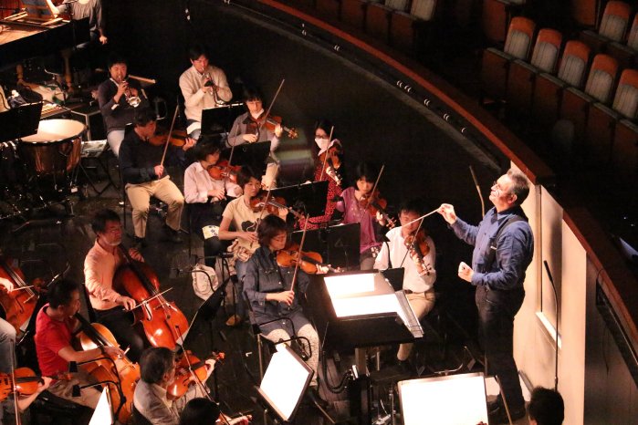 Ulf Schirmer dirigiert das Tokyo Philharmonic Orchestra_Generalprobe von Die Hochzeit des F.JPG